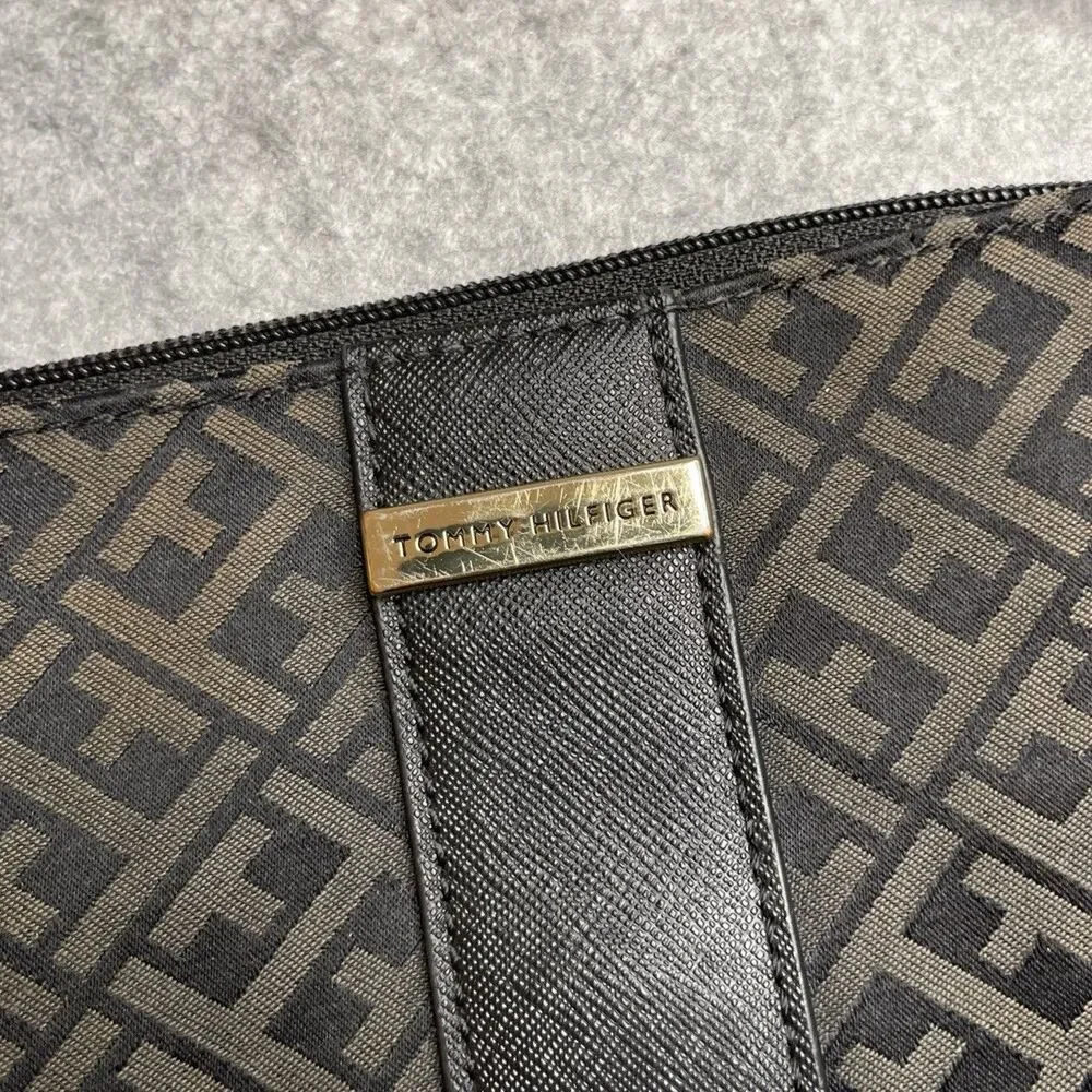 TOMMY HILFIGER Julia Crossbody Bag Monogram Jacquard Signature Stripe Purse